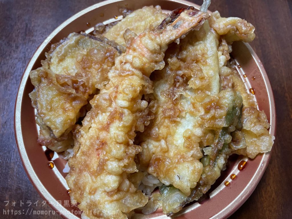 角上魚類の天丼は税込みで620円